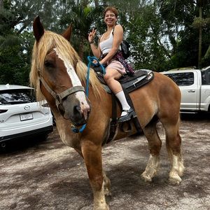 Meet your Posher, Jazmin